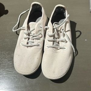 All birds running shoes
